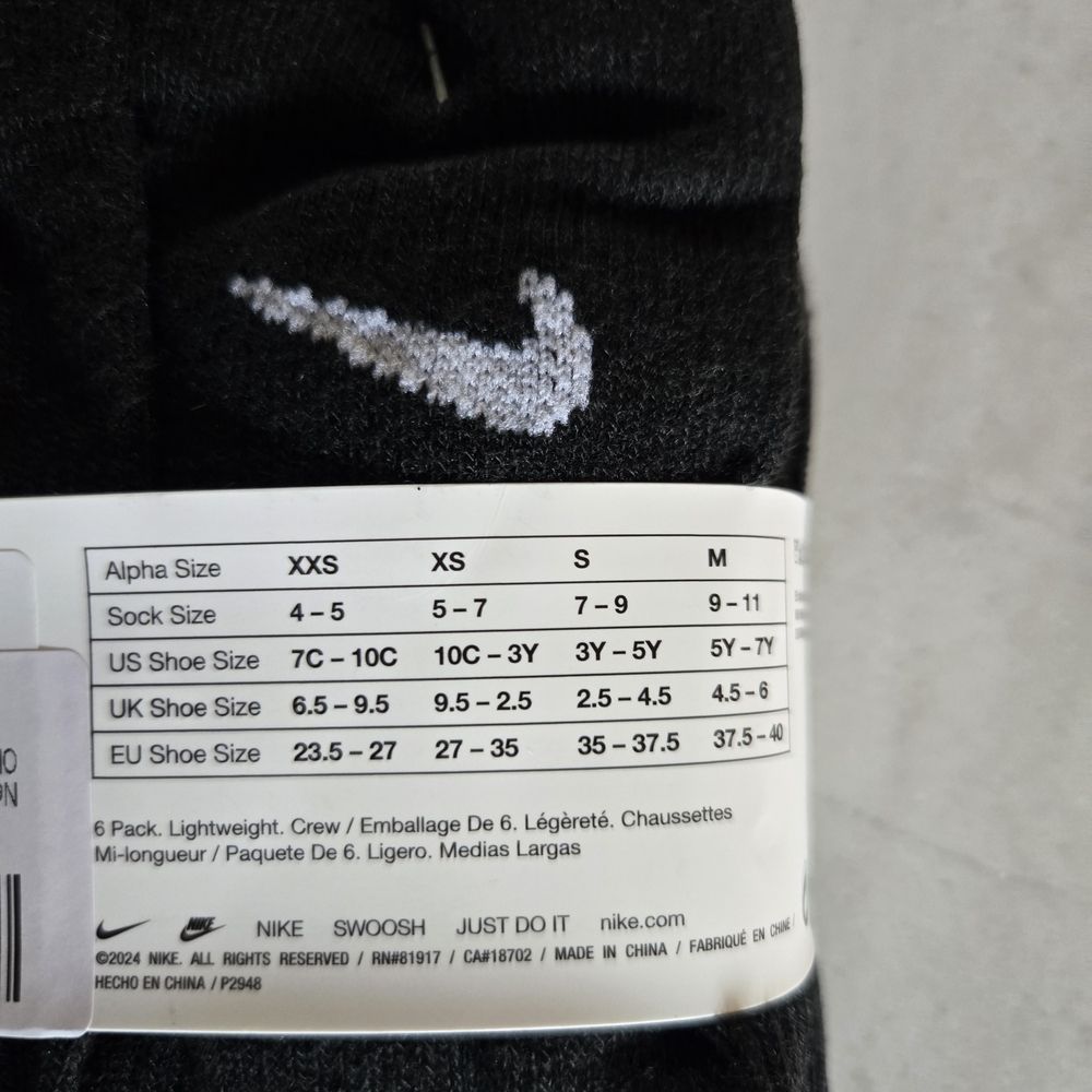 Nike Boys Black Crew Socks - 6 Pack Nike Boys Black 6 Pairs Crew Socks Dri Fit - Picture 3 of 3